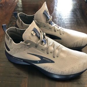 Brooks Levitate 4, men’s size 11.